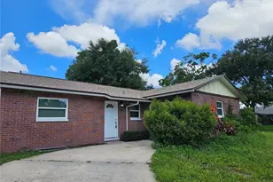 6092 Burch St N, Saint Petersburg, FL 33709 - Photo 1