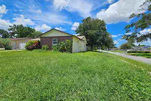 6092 Burch St N, Saint Petersburg, FL 33709 - Photo 2