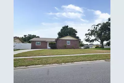 6092 Burch Street N, Saint Petersburg, FL 33709 - Photo 1