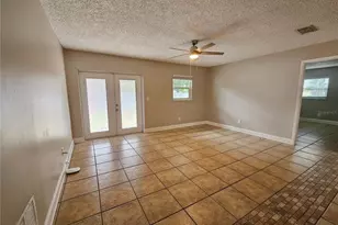 6092 Burch St N, Saint Petersburg, FL 33709 - Photo 4