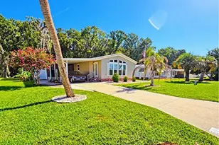 601 Robin Ln, Wildwood, FL 34785 - Photo 2
