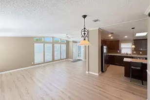 601 Robin Ln, Wildwood, FL 34785 - Photo 8