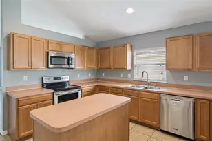 324 Red Kite Dr, Groveland, FL 34736 - Photo 4