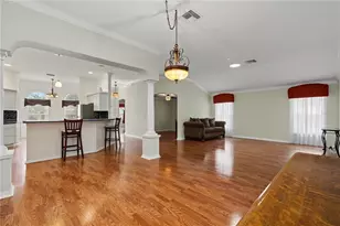 556 Kingston Way, The Villages, FL 32162 - Photo 10