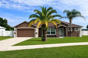 309 Gentle Breeze Dr, Minneola, FL 34715 - Photo 2