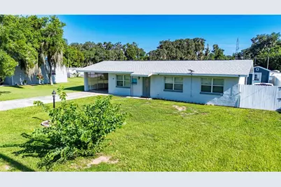 1056 Cr 463, Lake Panasoffkee, FL 33538 - Photo 1