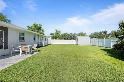 1056 Cr 463, Lake Panasoffkee, FL 33538 - Photo 36