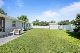 1056 Cr 463, Lake Panasoffkee, FL 33538 - Photo 36
