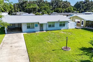 1056 Cr 463, Lake Panasoffkee, FL 33538 - Photo 38