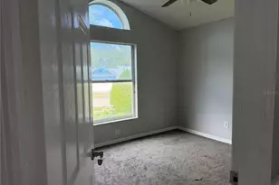 1079 Stoneham Dr, Groveland, FL 34736 - Photo 4