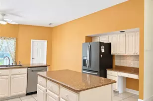7116 Pebble Beach Ln, Seminole, FL 33777 - Photo 10