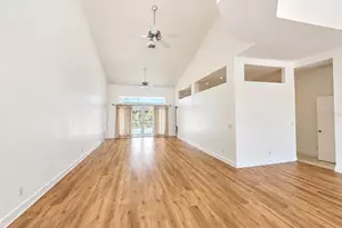 7116 Pebble Beach Ln, Seminole, FL 33777 - Photo 4