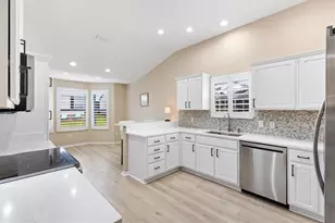 17966 SE 85th Causton Ct, The Villages, FL 32162 - Photo 12