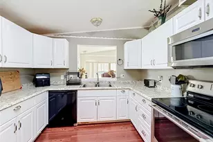 1157 Capella Dr, Tavares, FL 32778 - Photo 8