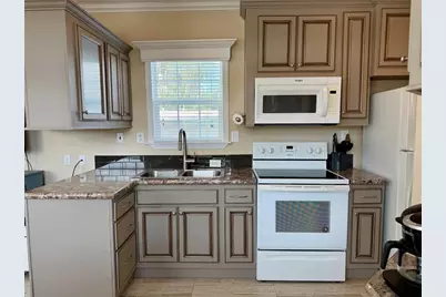 699 Cindi Avenue, Leesburg, FL 34788 - Photo 10