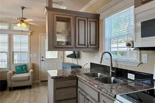 699 Cindi Ave, Leesburg, FL 34788 - Photo 6
