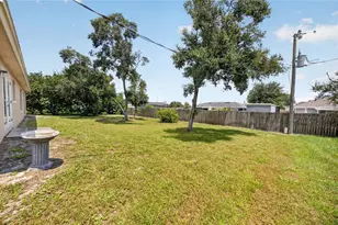 2495 E Tipton Dr, Deltona, FL 32738 - Photo 32