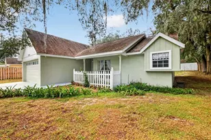 40107 Oakridge Dr, Lady Lake, FL 32159 - Photo 4