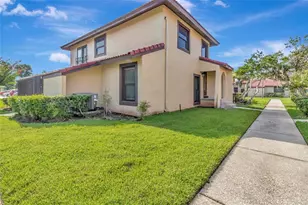 501 Hunter Cir, Kissimmee, FL 34758 - Photo 2