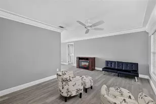 1233 Padgett Cir, Lady Lake, FL 32159 - Photo 4