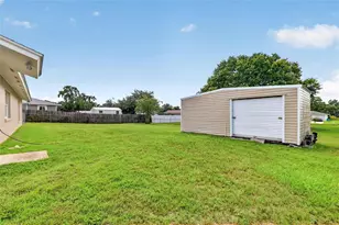 1233 Padgett Cir, Lady Lake, FL 32159 - Photo 24