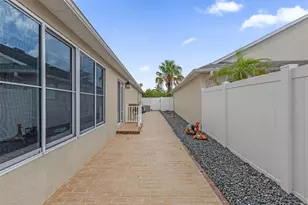 694 Avecilla Dr, The Villages, FL 32162 - Photo 32