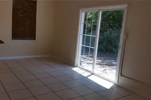 931 Cedar Cir, Tavares, FL 32778 - Photo 4