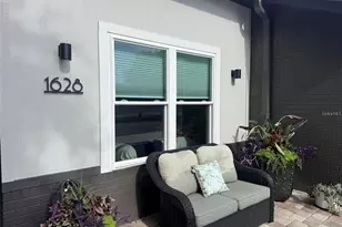 1628 Tropical Ct, Tavares, FL 32778 - Photo 2