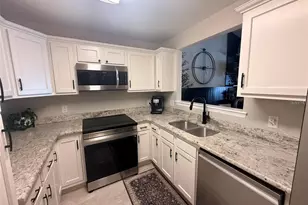 1628 Tropical Ct, Tavares, FL 32778 - Photo 6