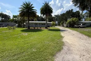 451 NW 14th Pl, Crystal River, FL 34428 - Photo 2