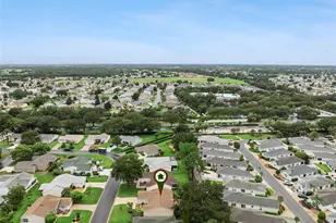 2732 Privada Dr, The Villages, FL 32162 - Photo 26