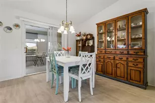 2732 Privada Dr, The Villages, FL 32162 - Photo 6