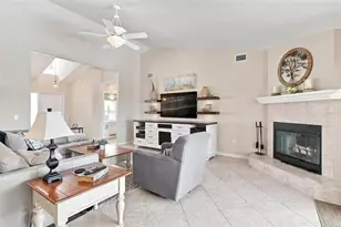 3716 Bayshore Cir, Tavares, FL 32778 - Photo 20