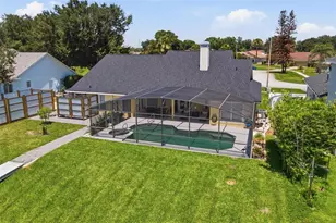 3716 Bayshore Cir, Tavares, FL 32778 - Photo 4