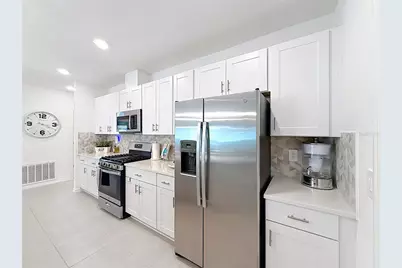 33916 Sky Blossom Cir, Leesburg, FL 34788 - Photo 10