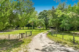 34814 William Ln, Eustis, FL 32736 - Photo 4