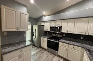 8927 Courtyard Ln, Groveland, FL 34736 - Photo 6