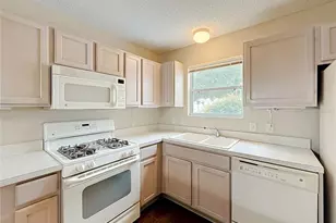 2177 Broxton Pl, The Villages, FL 32162 - Photo 8