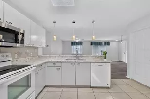 1606 Campos Dr, The Villages, FL 32162 - Photo 16
