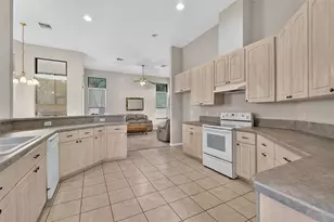 5925 Bagpipe Pl, Leesburg, FL 34748 - Photo 12