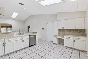 26744 Racquet Cir, Leesburg, FL 34748 - Photo 8