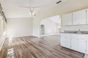 26744 Racquet Cir, Leesburg, FL 34748 - Photo 14