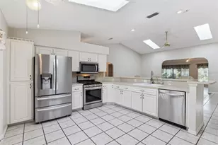 26744 Racquet Cir, Leesburg, FL 34748 - Photo 10