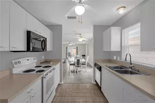 805 San Carlos Ct, Lady Lake, FL 32159 - Photo 14