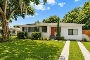 1330 Monterey Dr, Eustis, FL 32726 - Photo 1