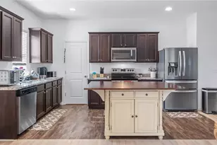 15409 Ivory Gull Ln, Mascotte, FL 34753 - Photo 8