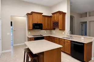 105 E Blue Water Edge Dr, Eustis, FL 32736 - Photo 6