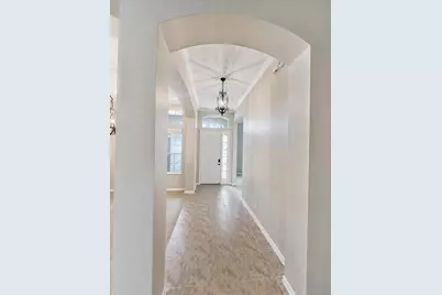 105 E Blue Water Edge Drive, Eustis, FL 32736 - Photo 4