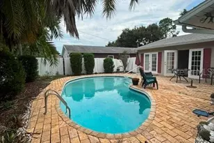 9039 Briarwood Dr, Seminole, FL 33772 - Photo 18