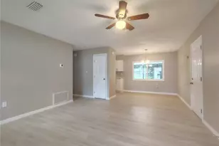 904 Hickory Ave, Fruitland Park, FL 34731 - Photo 4